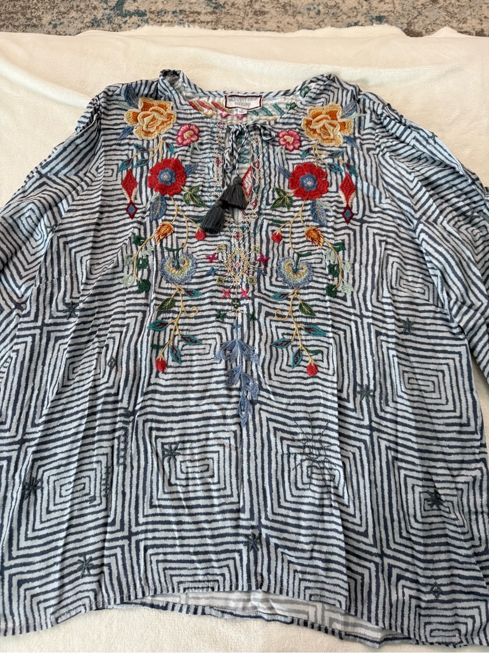 Johnny Was Taryn Flowy Tassel Blouse blue-and-white geometric pattern M D83